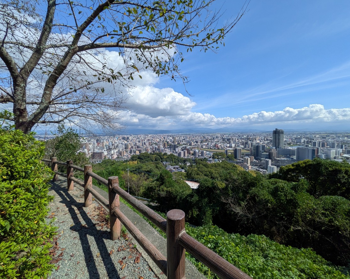 花岡山からの市内の眺望